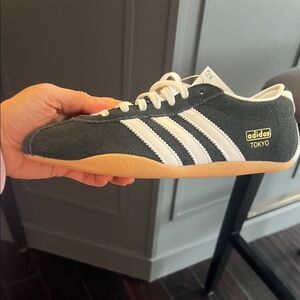 Adidas Tokyo women's Black and White Sneakers